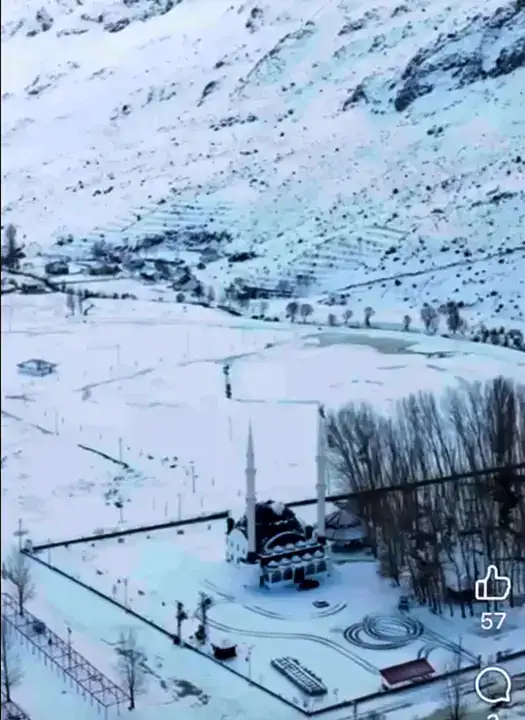 Alanya'da Asma Kilidi Kırdı, Camiye Avlusunda Drift Attı 4